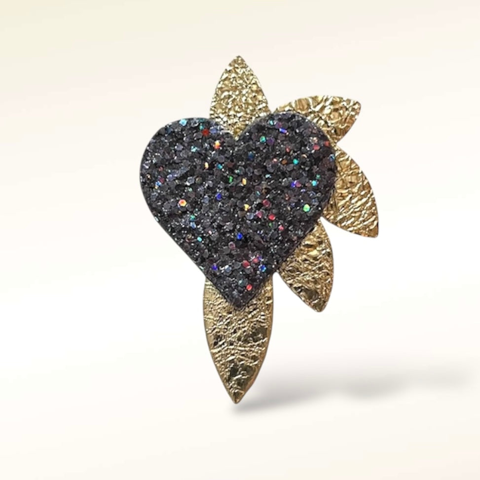 Broche en cuir Cœur de Pirate