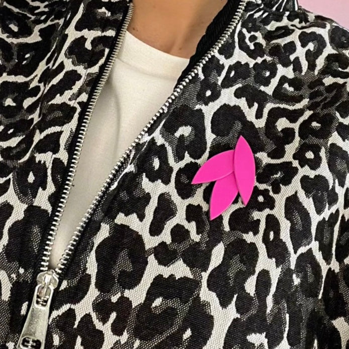 Broche en cuir Frida