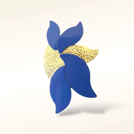 Broche en cuir Flora